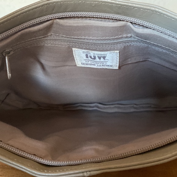 Vintage Leather Clutch TJW by Mervyn’s - Picture 3 of 5